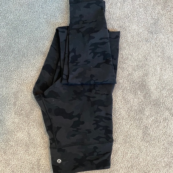 COPY - Lululemon Camouflage Legging - Picture 2 of 4